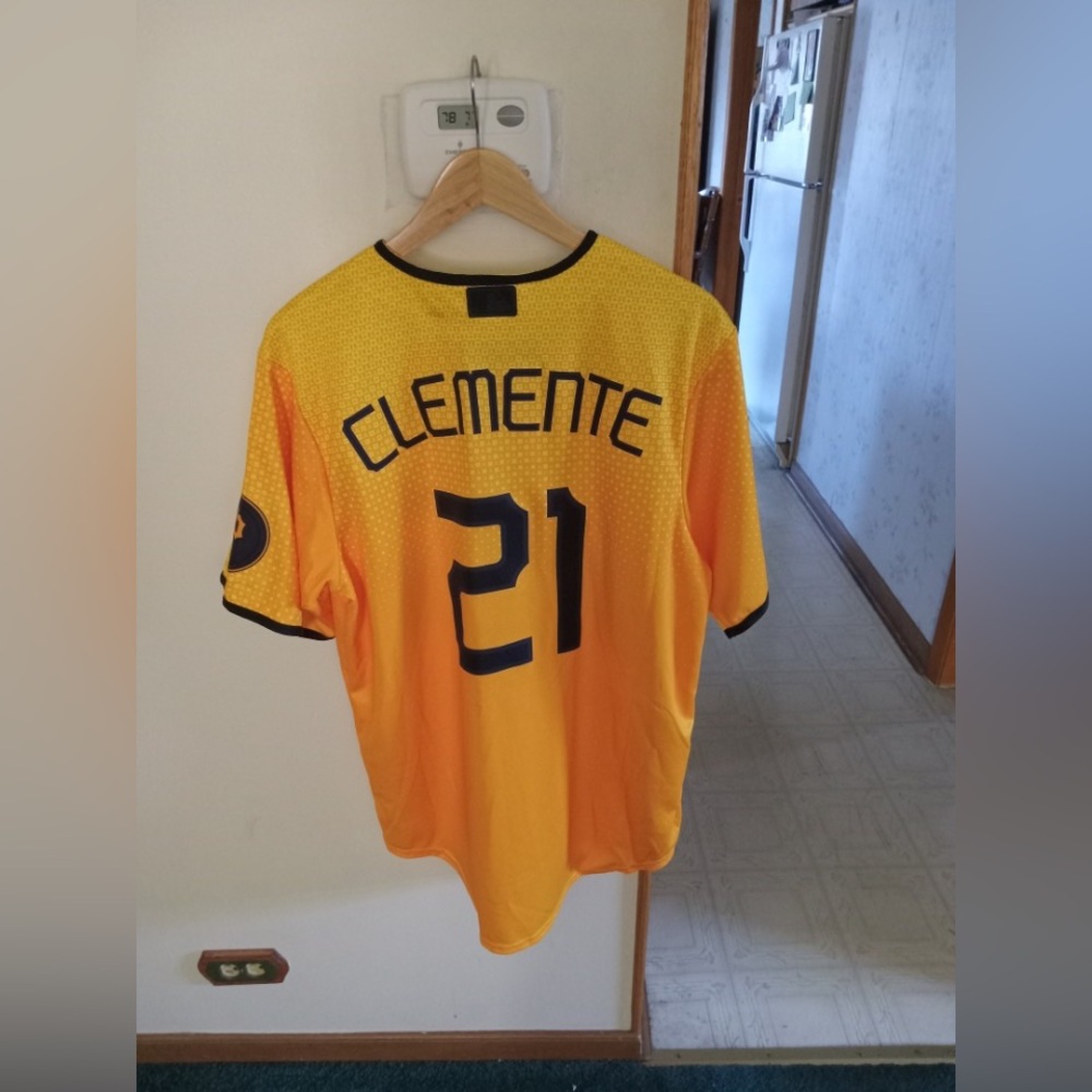 Roberto Clemente Pittsburgh Pirates Nike men’s MLB city connect jersey M